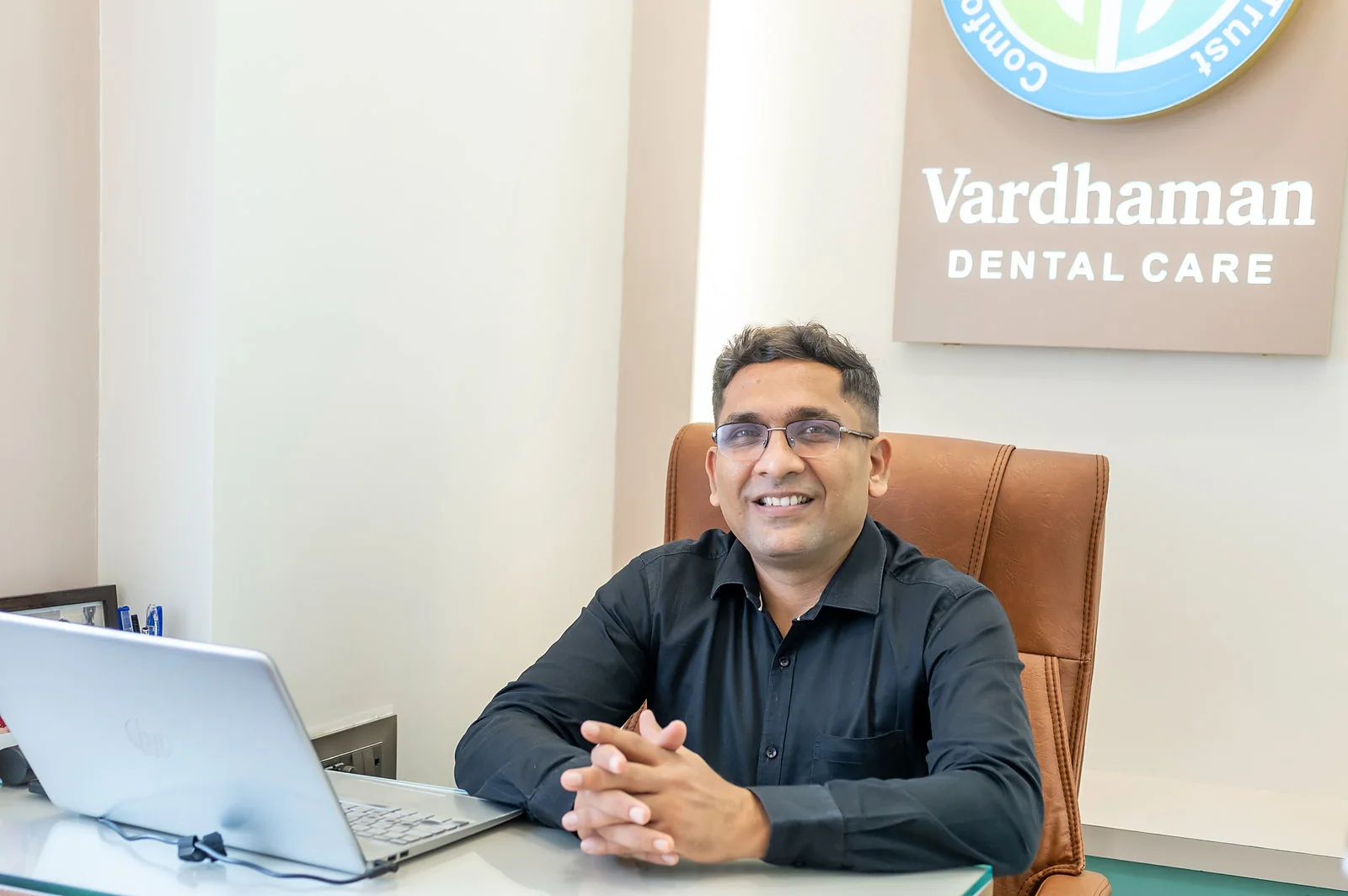 Dr. Vishal Karkamkar at his consultation desk, Dombivli East